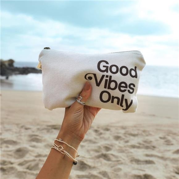 Premium Day Tripper | Travel-Sized Sun Care Pack with Moisturizing Sunscreen - Picture 2 of 5